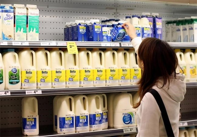 四招选购安全牛奶饮品