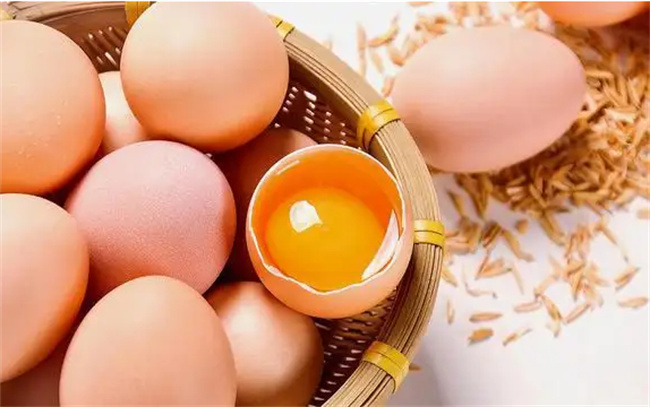 不满周岁的婴儿吃鸡蛋容易得哮喘是真的吗