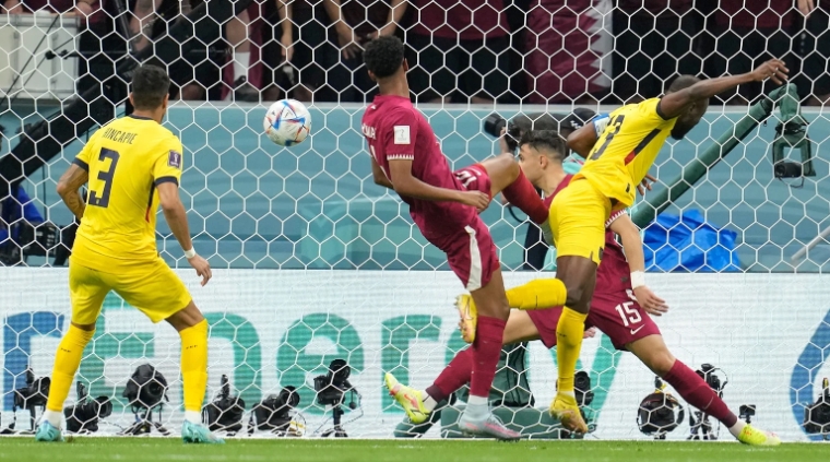 2022年世界杯上半场结束，卡塔尔0-2落后厄瓜多尔