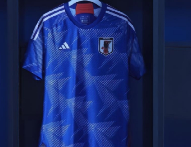 日本国家队球衣（以蓝色为主色调）
