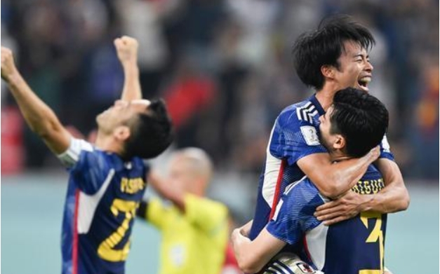 日本接连爆冷，击败了两支前世界杯冠军球队（日本队晋级）  