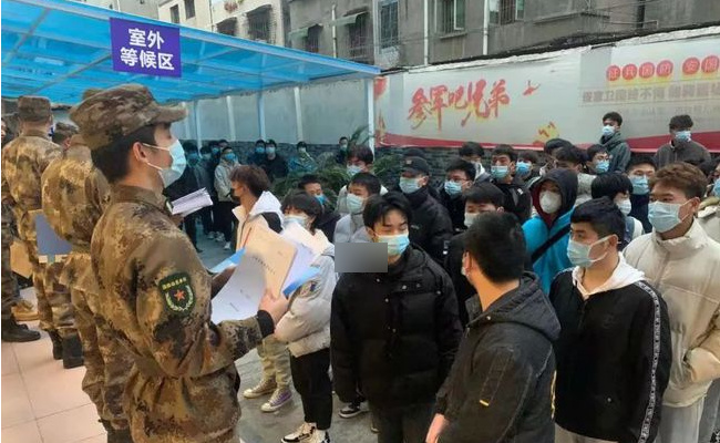 2024年上半年征兵工作有序展开，各地如何激励青年报名的呢