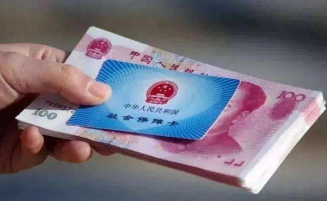 代表建议暂停上调医保个人缴费标准，可行性高吗