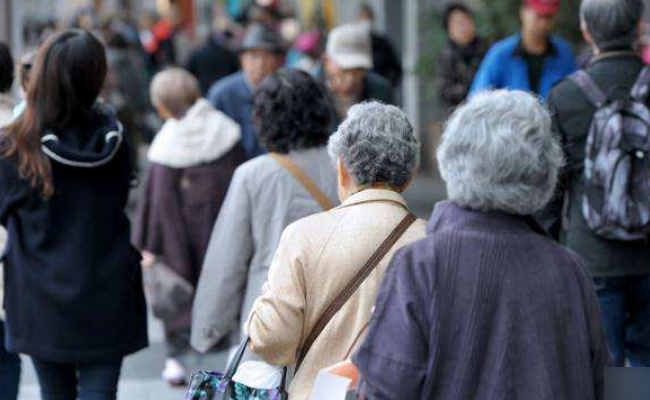 28省份公布人口数据，人口流动、出生人口有何特点