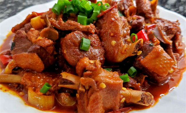 入夏后为什么建议常吃鸭肉，鸭肉有哪些营养功效