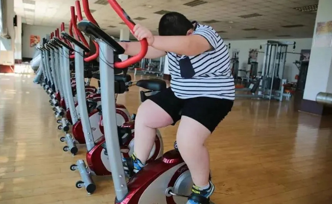 我国近五分之一青少年面临超重肥胖，什么原因造成的