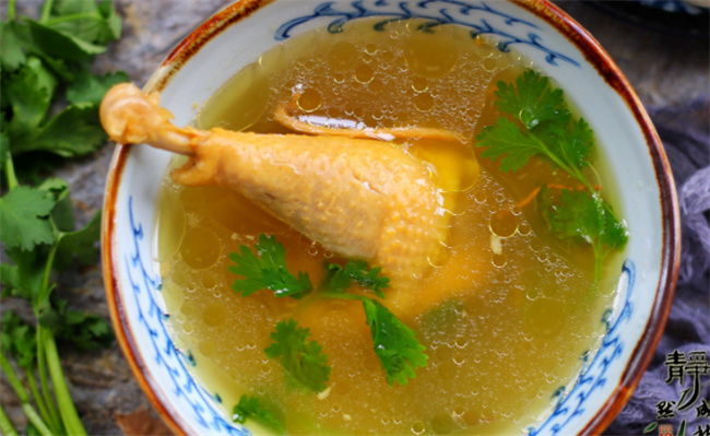 孕妇吃鸡怎么炖好喝，鸡汤有哪些做法
