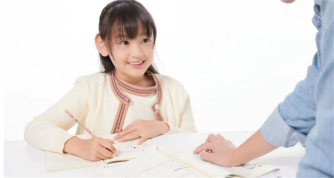 话多和话少的孩子20年后会怎样