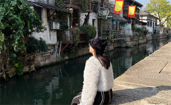 年轻人在古镇walk为何能找到松弛感