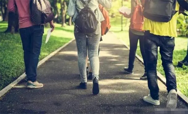 散步是被低估的运动吗，散步能否改善抑郁情绪