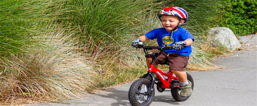 孩子多大能自己骑自行车上路