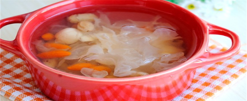 银耳莲子百合汤做法