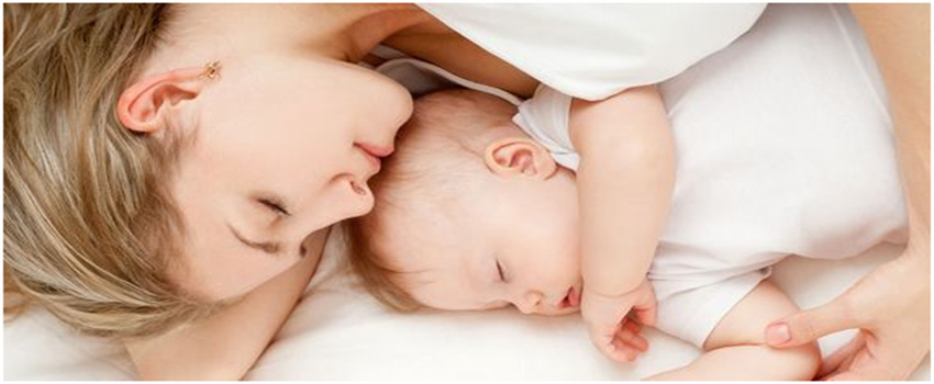宝宝趴在妈妈身上睡可以缓解胀气吗 