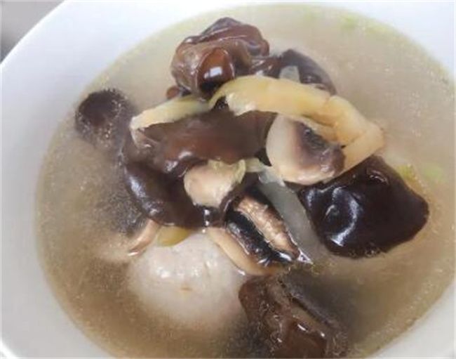 冬菇木耳瘦肉汤的做法