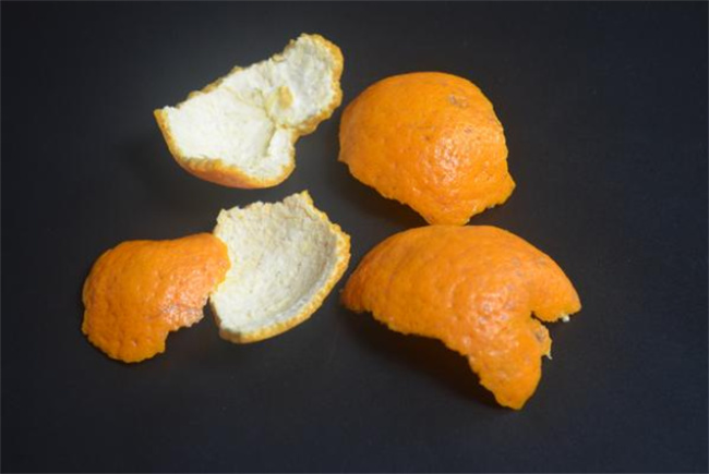 你家有吃剩的橘子皮吗？