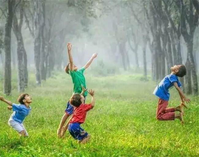 如何让孩子拥有快乐的童年