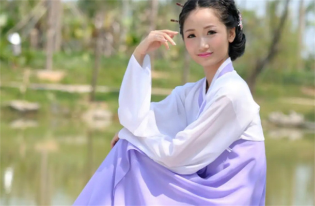 在内衣发明之前,中国古代的女子,穿什么贴身衣物