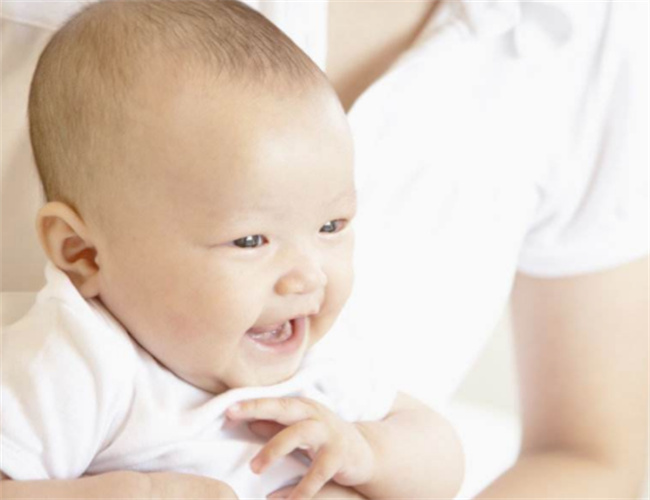 宝宝呕吐是什么原因导致的