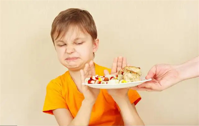 孩子总是不爱吃饭  解决挑食的方法