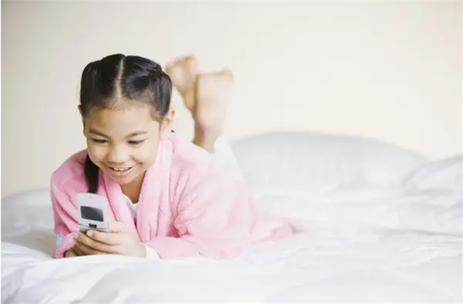 怎么样改变孩子爱玩手机的习惯呢