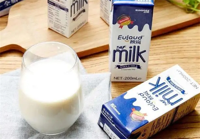 孩子喝牛奶的好处  早上要天天喝牛奶吗