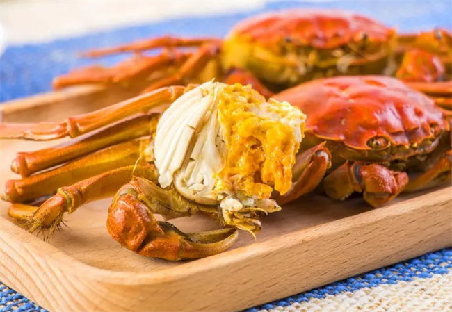 螃蟹配什么炒菜和主食一起吃比较好