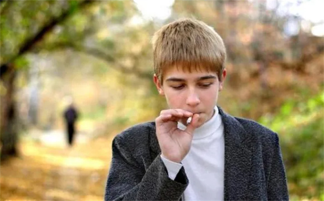 十几岁的孩子抽烟怎么办