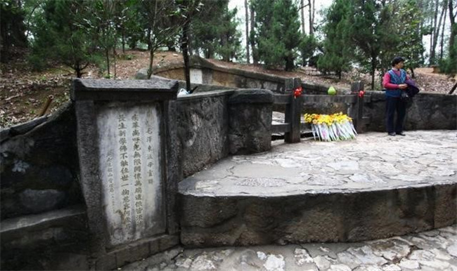 2022年重阳节可以修坟墓吗