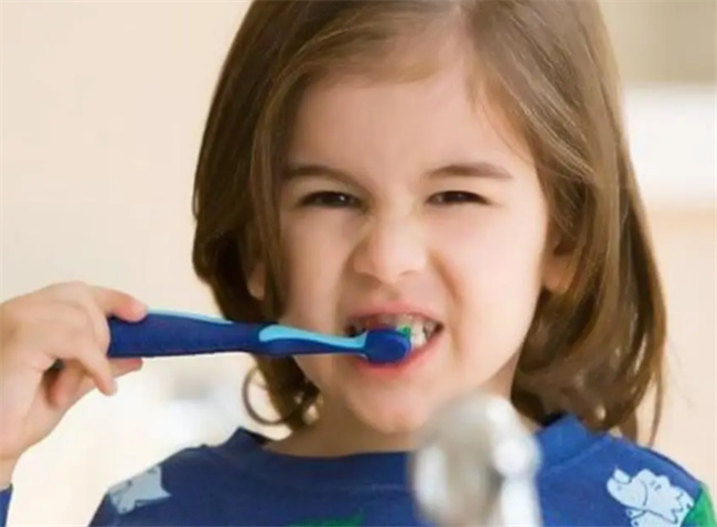 宝宝几岁开始刷牙更好一点呢