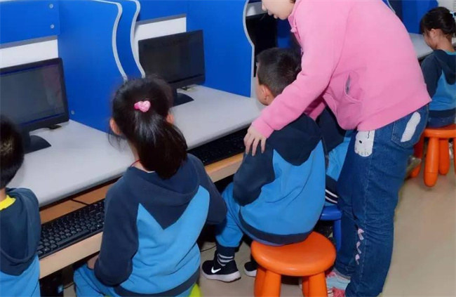 孩子几岁开始学电脑比较好