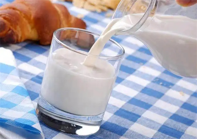 喝牛奶全脂、脱脂怎样选