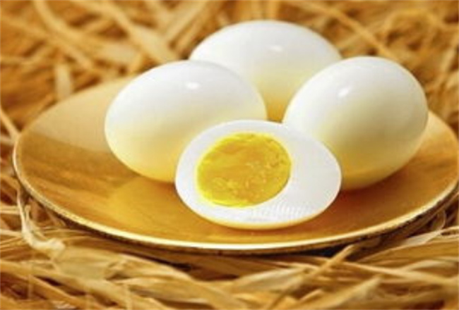 怎样吃鸡蛋更健康(黄鼠狼怎样吃鸡)图1