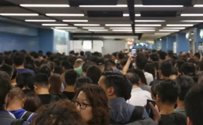 香港男子深圳上班每天通勤4小时 这是浪费生命吗？