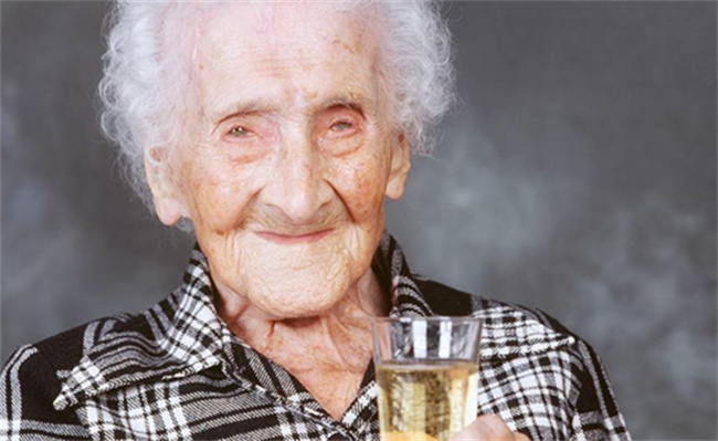 法国百岁老人达3万名居欧洲之首 为何法国百岁老人这么多？