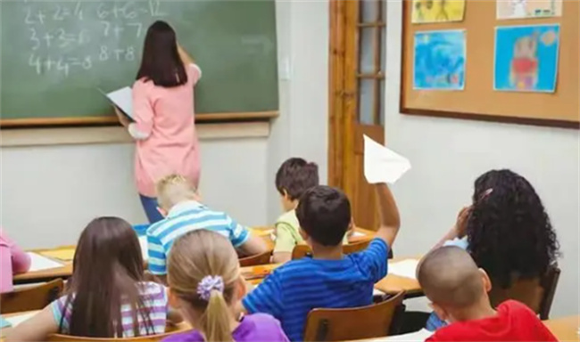​在学校总吵架怎么解决 孩子在学校和同学吵架怎么处理