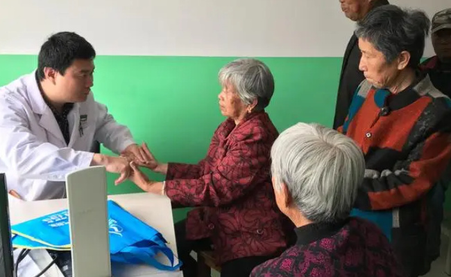 基层医疗如何“强起来”，家门口就能看好病