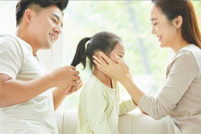 娃长大后和爸妈亲不亲小时候就能看出来吗