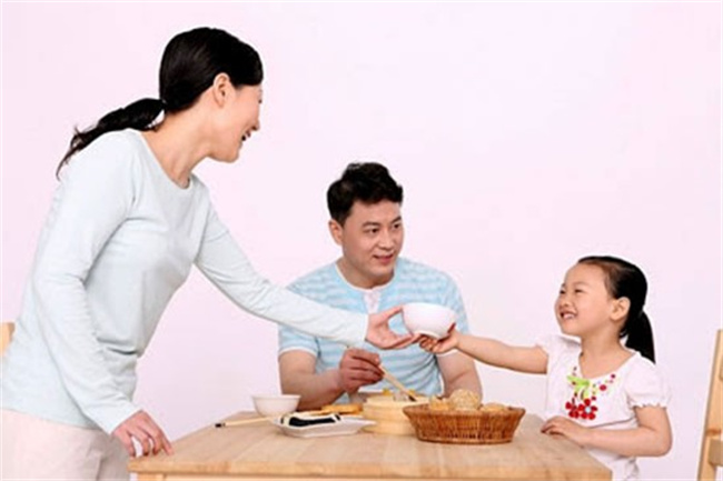 为什么儿随妈闺女随爹