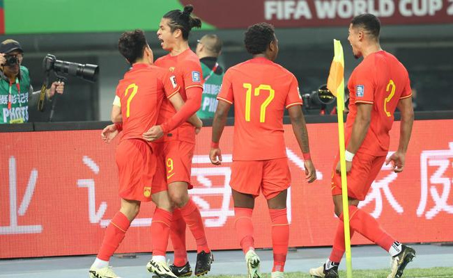 国足4-1大胜新加坡吗