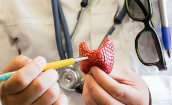 ​甲状腺癌增多可能和过度诊断有关吗，患甲状腺癌还有哪些因素