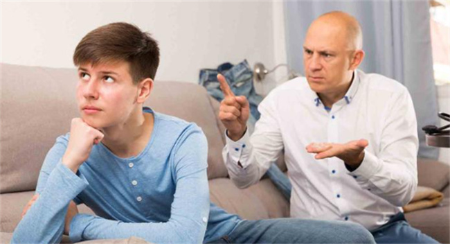 15岁小孩叛逆期如何管教