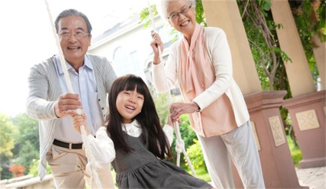 哪3种老人再爱孩子也不适合带娃