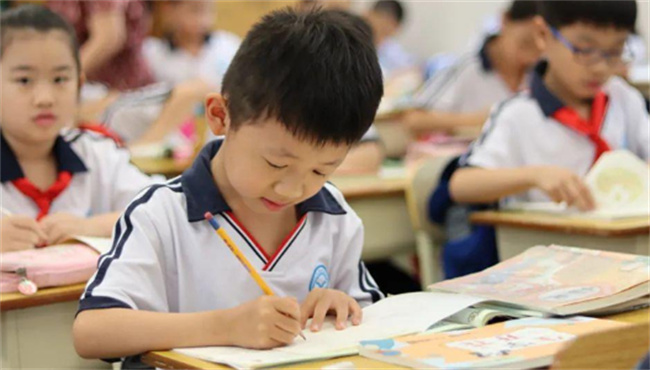 什么月份生的小孩入学比较好