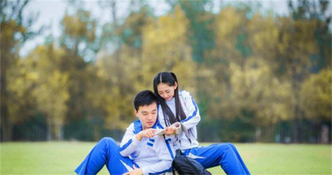 初中女生为什么会早恋