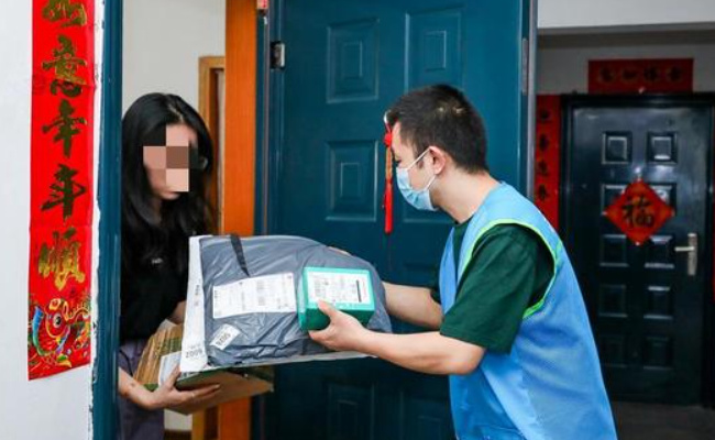 新规实施已三个月，怎样让快递送上门更好实现